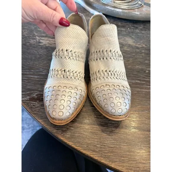 Rebel Cream & Silver Leather Low Festival Boho Ankle Booties sz 6 - Picture 2 of 6